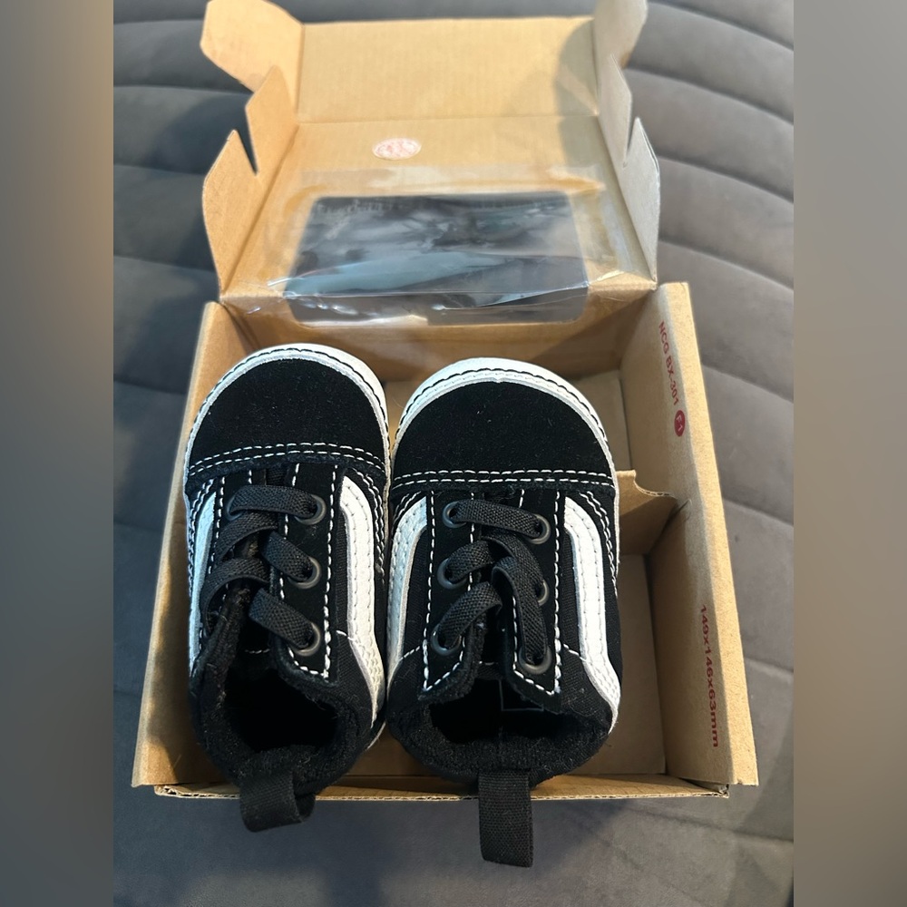 Vans infant old skool Crib shoes